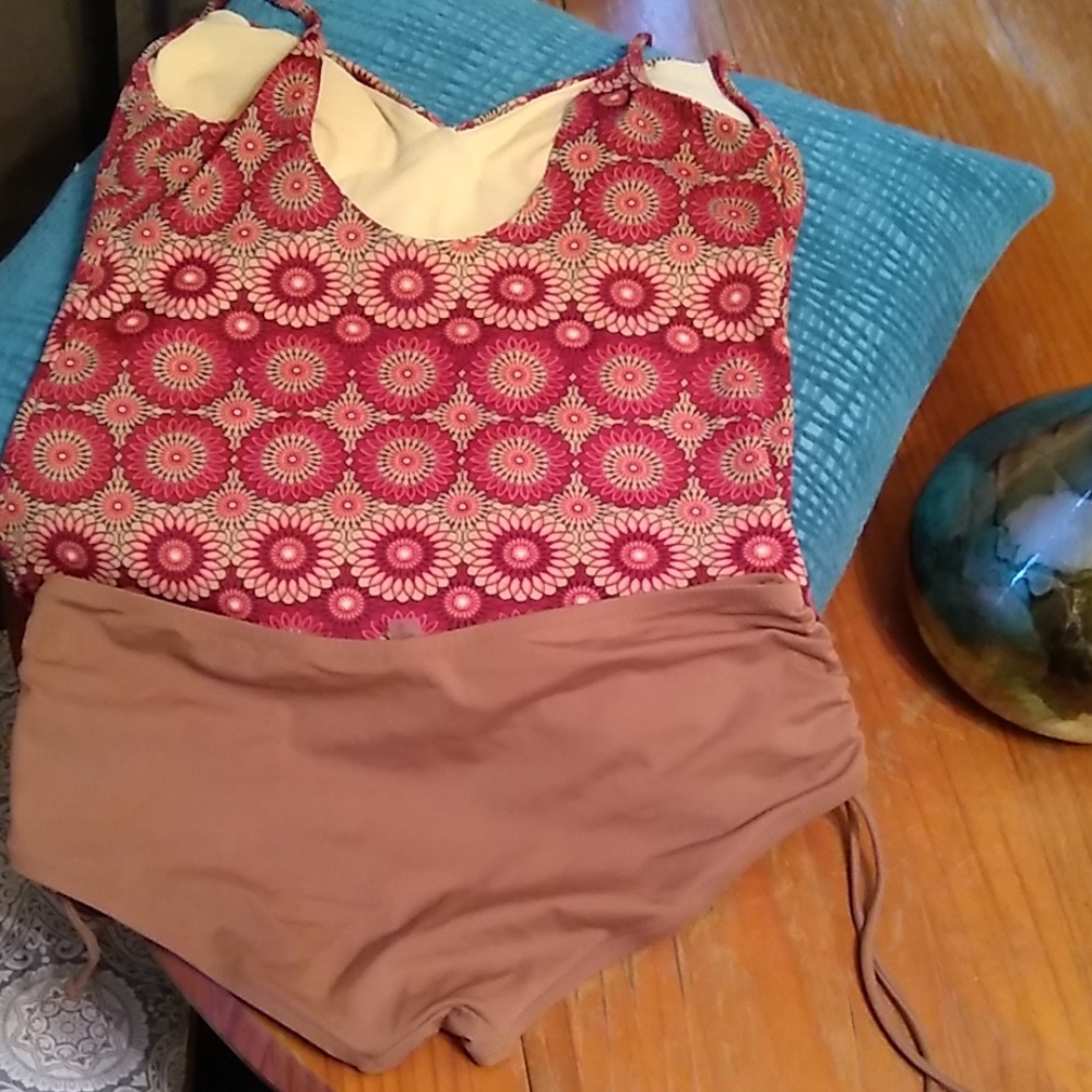 Tankini - Picture 2 of 2